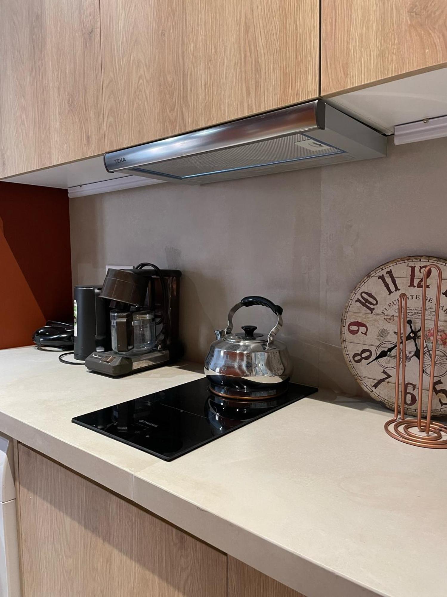 Apartment Near Metro + Port Piraeus Ngoại thất bức ảnh