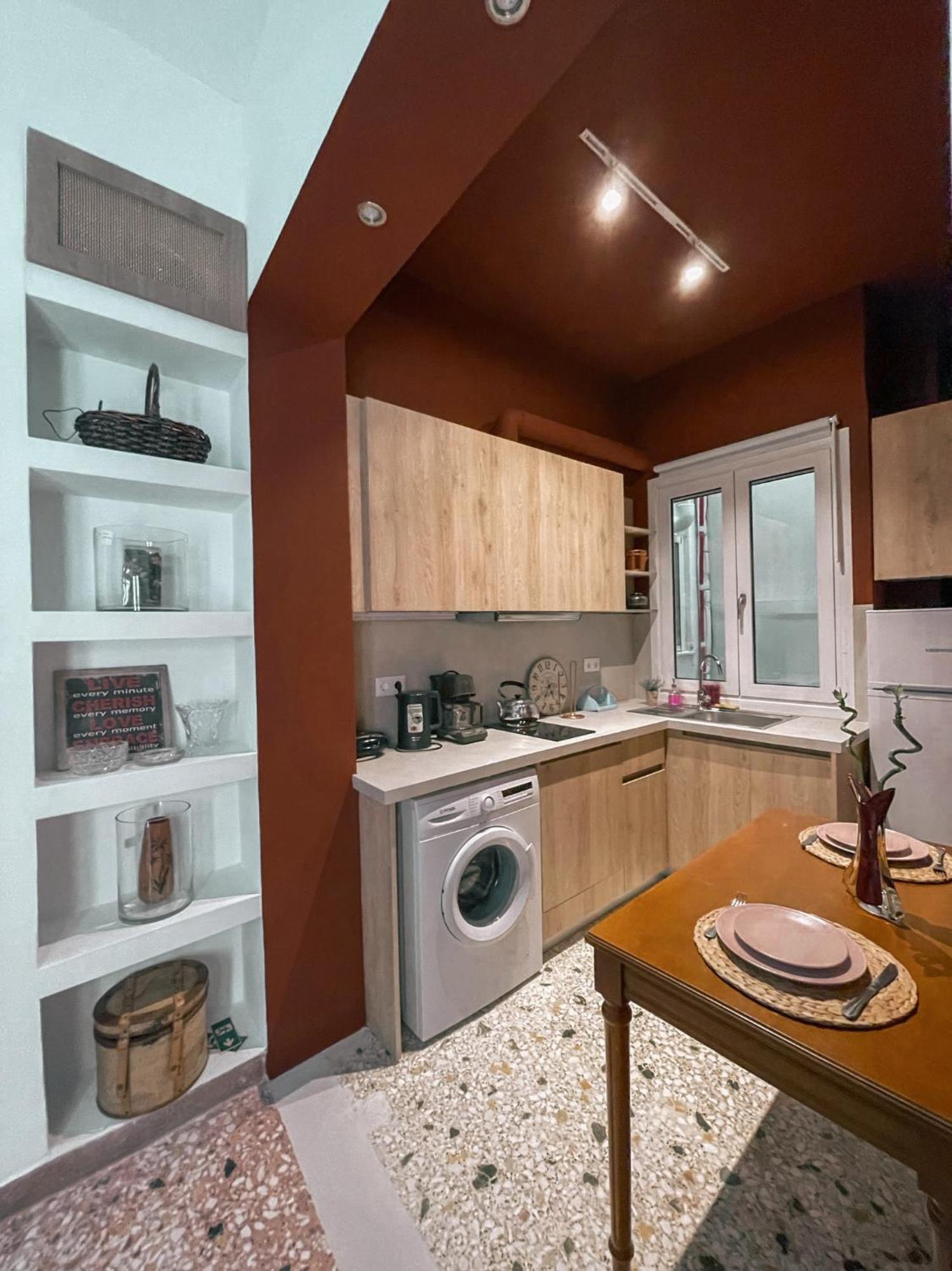 Apartment Near Metro + Port Piraeus Ngoại thất bức ảnh