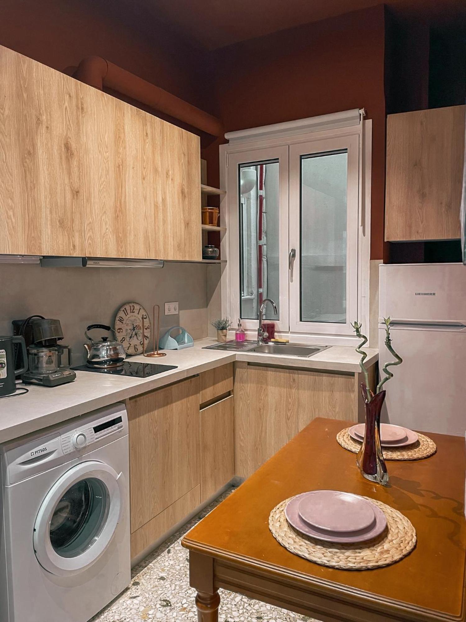 Apartment Near Metro + Port Piraeus Ngoại thất bức ảnh
