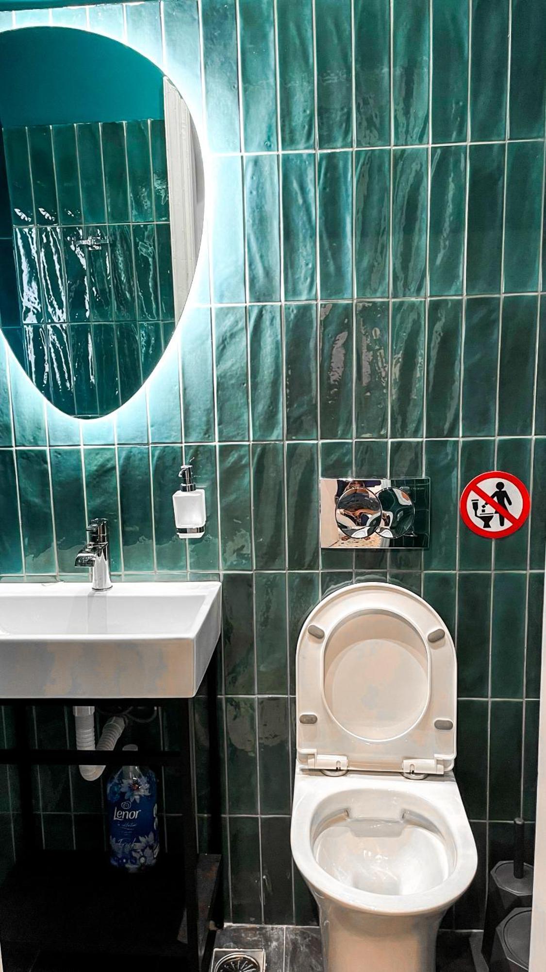 Apartment Near Metro + Port Piraeus Ngoại thất bức ảnh