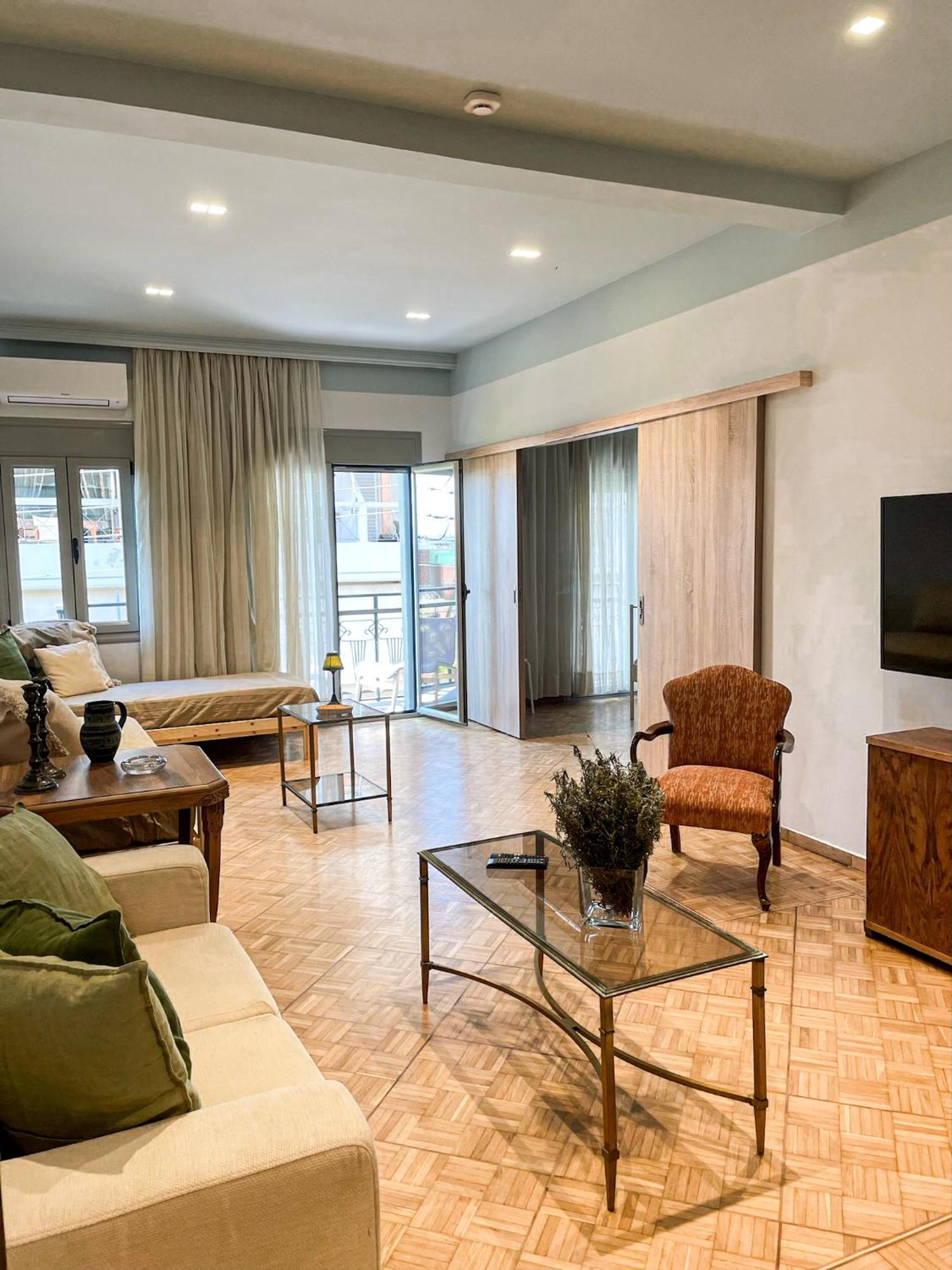 Apartment Near Metro + Port Piraeus Ngoại thất bức ảnh